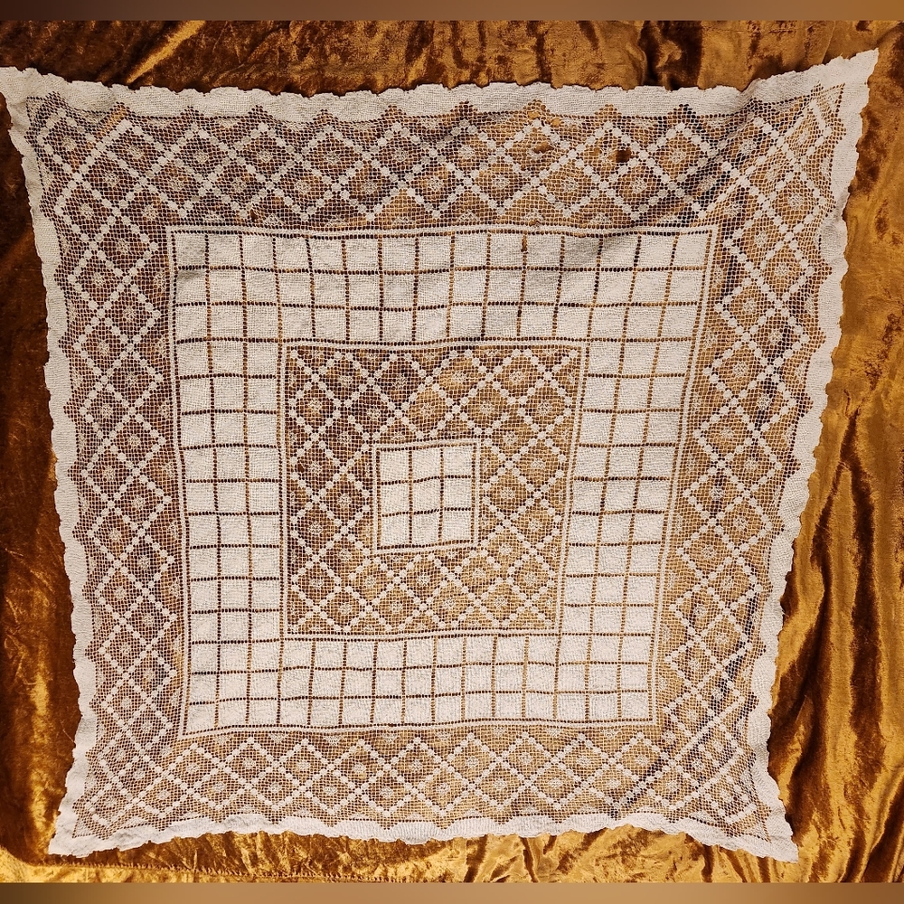 Antique Square LACE TABLECLOTH Filet Lace & Net - Picture 7 of 8